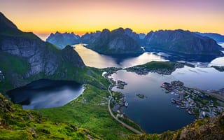 Обои Лофотенские, острова, Норвегия, Пейзаж, залива, Залив, гора, Горы, Природа, Сверху, Reinebringen, Reine, fjords, заливы