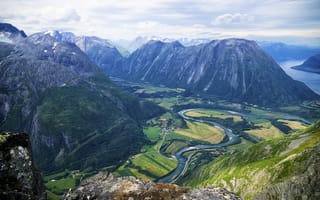 Обои Норвегия, Romsdalseggen, гора, речка, Ridge, Реки, Горы, Природа, река, Пейзаж