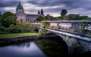 Картинка Собор, Ирландия, город, речка, Города, Galway, река, Cathedral, Реки, мост, Мосты