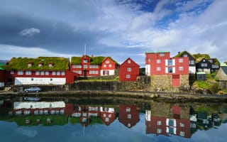 Обои Дания, Tinganes, Tórshavn, Faroe, Islands, отражается, облако, отражении, Облака, облачно, Города, Здания, Отражение, город, Дома
