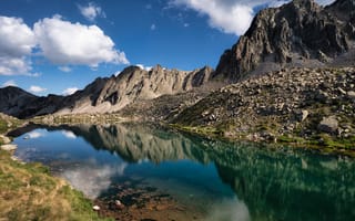 Картинка Lake, Pessons, Andorra, облачно, гора, Камни, Озеро, Облака, облако, Природа, Камень, Горы