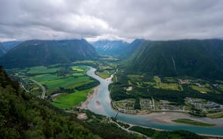 Картинка Норвегия, Trollveggen, река, облачно, Сверху, Реки, облако, Природа, Дороги, речка, Облака, Горы, гора
