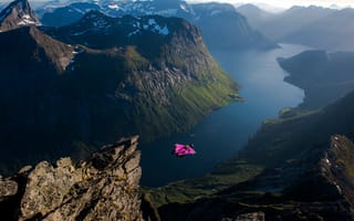 Картинка Норвегия, base, Фьорд, летящий, Горы, летит, Утес, гора, летят, Природа, jumping, Slogen, скале, Скала, скалы, Полет