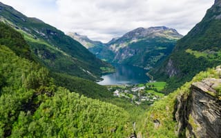 Картинка Норвегия, Geiranger, Сверху, Горы, гора, Фьорд, Скала, скале, скалы, Природа, Утес