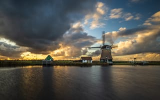 Обои голландия, ветряная, Природа, облачно, Облака, мельница, Нидерланды, Мельница, Водный, облако, канал, мельницы, Krommeniedijk