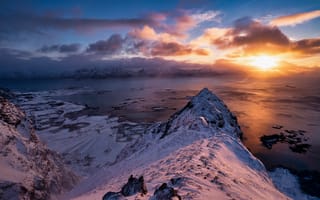 Обои Лофотенские, острова, Норвегия, облако, Природа, Рассветы, Облака, рассвет, облачно, Снег, снегу, снега, снеге, гора, закат, закаты, Горы