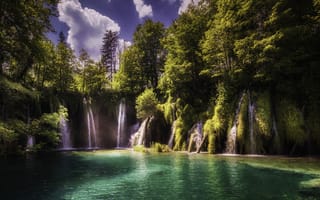 Обои Хорватия, Plitvice, National, Деревья, Скала, Природа, скале, Lakes, Озеро, парк, Парки, Park, Утес, дерева, дерево, деревьев, Водопады, скалы