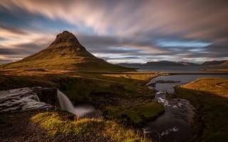 Обои Исландия, Kirkjufell, гора, облачно, облако, Природа, Облака, Горы