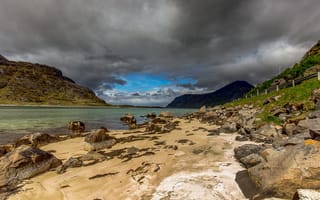 Картинка Норвегия, Uttakleiv, Природа, Облака, облачно, Камень, beach, Горы, облако, Камни, гора