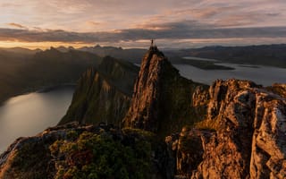 Картинка Норвегия, Senja, Природа, скалы, Скала, Горы, Утес, Фьорд, гора, скале