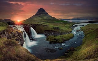 Картинка Исландия, Панорама, Рассветы, Водопады, Kirkjufell, панорамная, гора, Природа, закат, закаты, Горы, рассвет