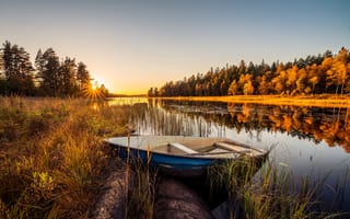 Картинка Швеция, Götaland, осенние, Природа, Осень, Лодки, рассвет, Озеро, Рассветы, закат, закаты