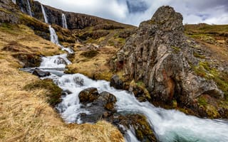 Картинка Исландия, MJÓIFJÖRÐUR, скалы, Утес, Горы, Ручей, гора, ручеек, скале, Природа, Скала
