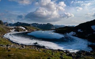 Картинка Норвегия, Senja, облако, облачно, Облака, Озеро, гора, Природа, Горы