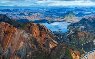 Картинка Исландия, Landmannalaugar, Скала, гора, Утес, скале, Природа, Озеро, скалы, Горы, Пейзаж