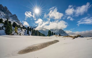 Картинка Италия, Peitlerkofel, солнца, Снег, облачно, Горы, Солнце, снегу, Природа, Облака, гора, снеге, снега, облако