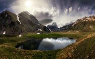 Картинка Италия, Горы, облачно, Природа, Озеро, Облака, облако, гора, солнца, Солнце