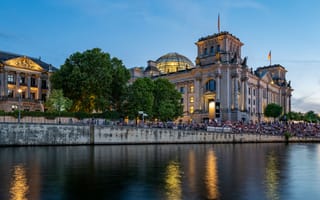 Картинка Берлин, Германия, Города, Реки, город, Набережная, Bundestag, Люди, река, речка, набережной