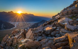 Картинка Горы, Скала, скалы, солнца, рассвет, скале, закат, Природа, гора, закаты, Рассветы, Солнце, Утес