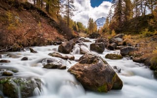 Картинка Швейцария, гора, Камень, Природа, Осень, осенние, река, речка, Камни, Реки, Горы