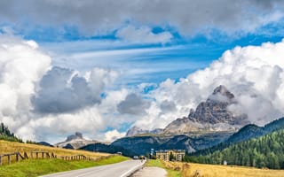Картинка Италия, Горы, облако, Дороги, облачно, гора, Природа, Облака