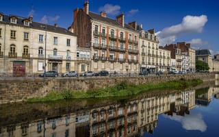 Картинка Франция, Rennes, Реки, Набережная, отражается, отражении, набережной, Здания, город, Отражение, речка, Города, река, Дома