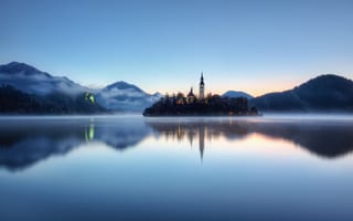 Картинка Бледское озеро, туман, Словения