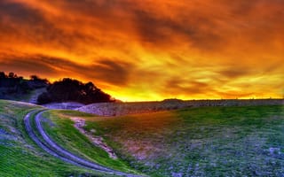 Картинка природа, дорога холм небо ораньжевого цвета закат