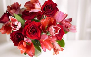 Картинка букет, тюльпаны, ваза, розы, аромат