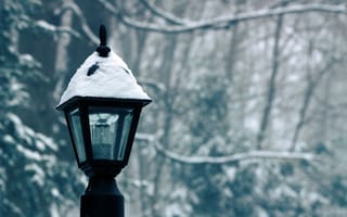 Картинка зима, фонарь, снег, лампочка