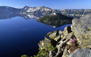 Картинка Колдовской остров на вулканическом озере Крейтер, Орегон