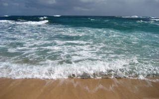 Обои Морские волны на пляже
