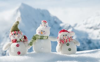 Картинка Весёлые снеговики
