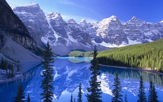 Обои Ледниковое озеро Морейн, Банф, Альберта, Канада