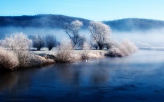 Картинка Туман на реке, морозное утро