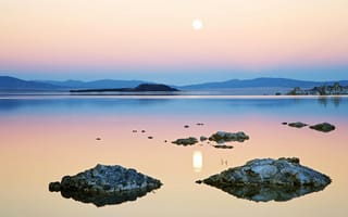 Картинка Отражение луны в воде