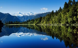 Обои Горы и озеро в Новой Зеландии