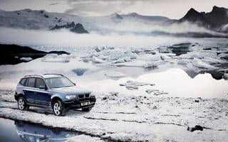 Картинка BMW у ледника