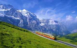 Картинка Поезд в Альпах