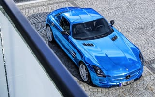 Картинка Голубой электрокар Mercedes SLS