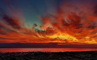 Картинка Огненный закат над морем