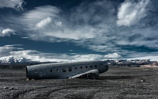 Картинка Разрушенный самолет