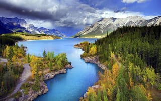 Картинка лес, облака, канада, река, водохранилище сейнт мэри, альберта, горы