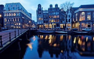 Картинка лодка, дом, амстердам, город, нидерланды, канал, мост
