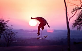 Обои закат, солнце, скейтборд, прыжок