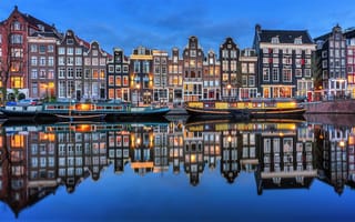 Картинка отражение, огни, лодки, вечер, рейксмюсеум, канал, амстердам, музей
