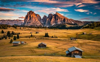 Картинка италия, доломитовые альпы, природа, горы, дома, поле, красота