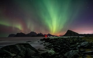 Картинка море, норвегия, лофотенские острова, ночь, северное сияние, побережье, природа