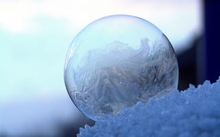 Картинка дизайн, зима, Искусство, кристалл, круглый, крупный план, лед, ледяной, мороз, мыльный пузырь, отражение, погода, простуда, пузырь, сезон, сияние, снег, сфера, узор, фигура, шарообразный