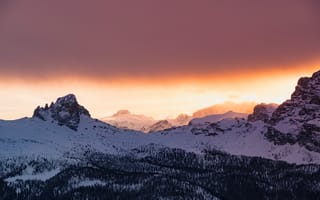 Картинка восход, гора, горный пик, горы, дневной свет, закат, зима, италия, лед, на открытом воздухе, небо, пейзаж, предзакатный час, природа, рассвет, скалистые горы, снег, сумерки